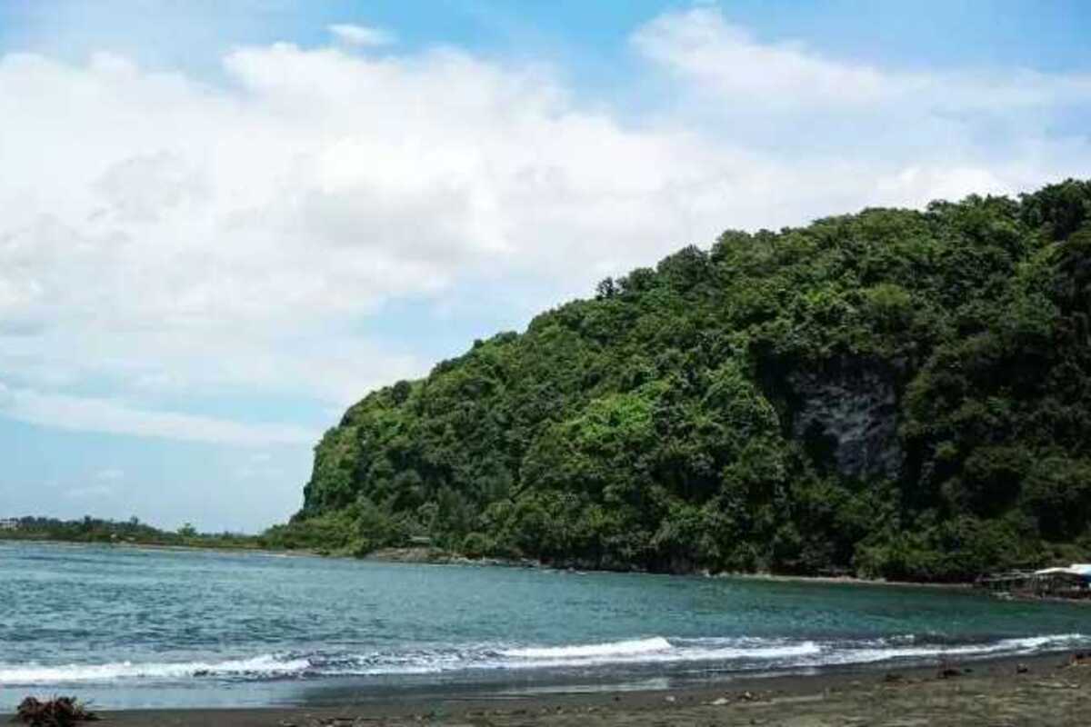 Pantai Sodong: Menjelajahi Senja di Tepian Samudra Hindia